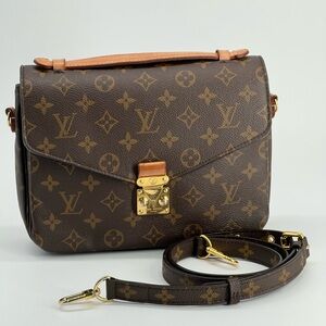 Louis Vuitton Pochette Metis Monogram Canvas Shoulder Bag